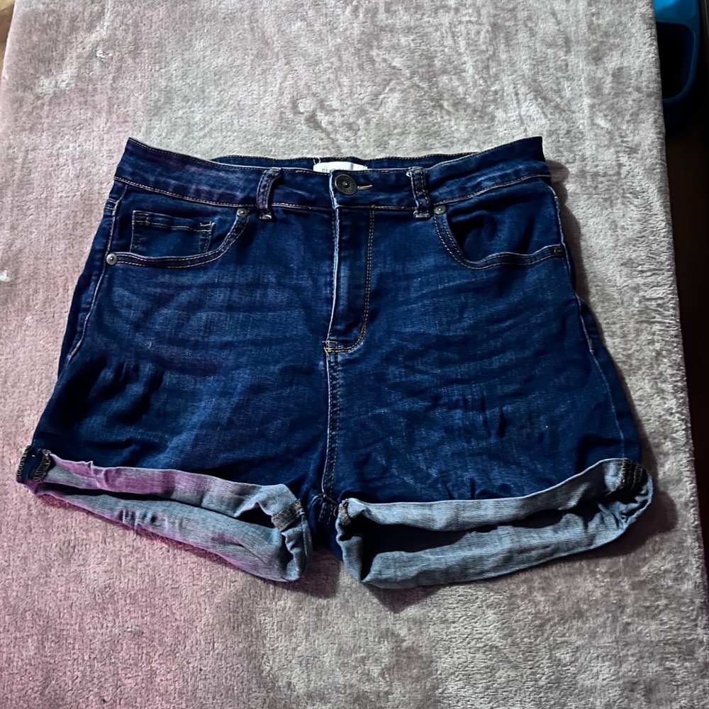 Blue Savvy Dark Wash Cuffed Denim Shorts Womens Size 13/31 High Waisted Stretch